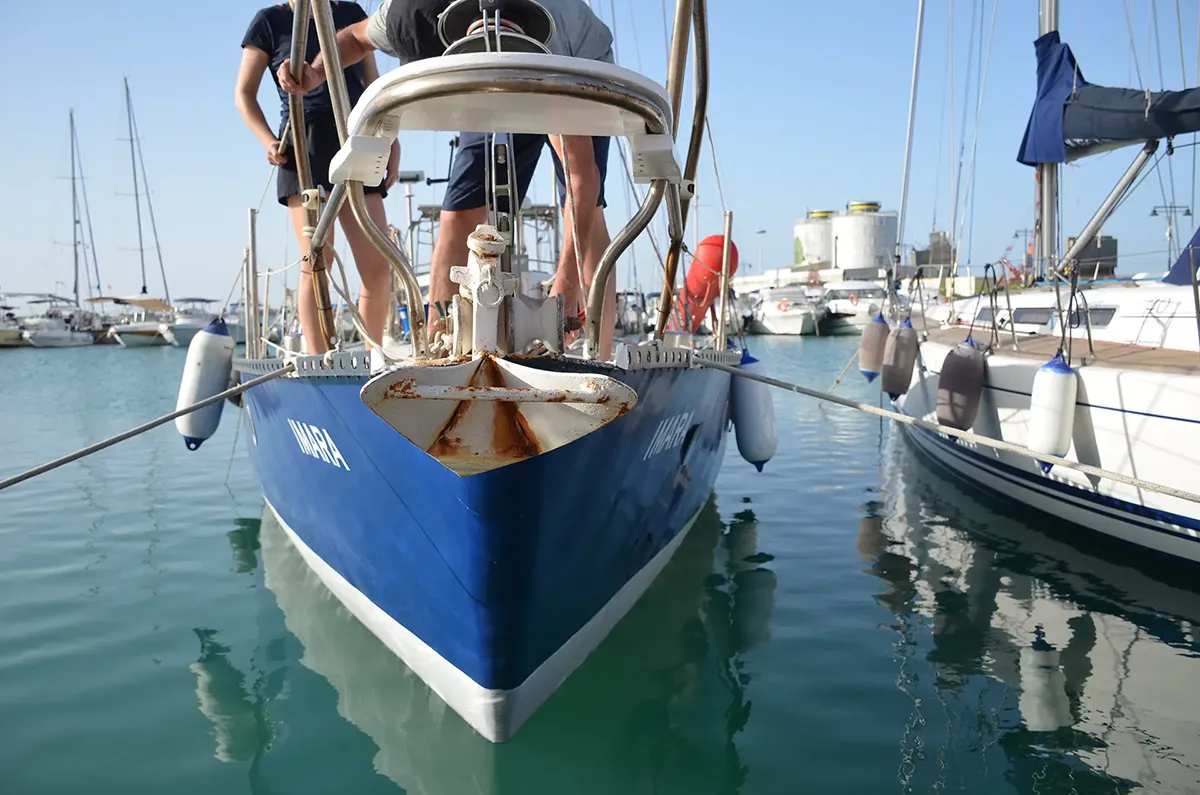 Crewmitglieder an Bord der Imara